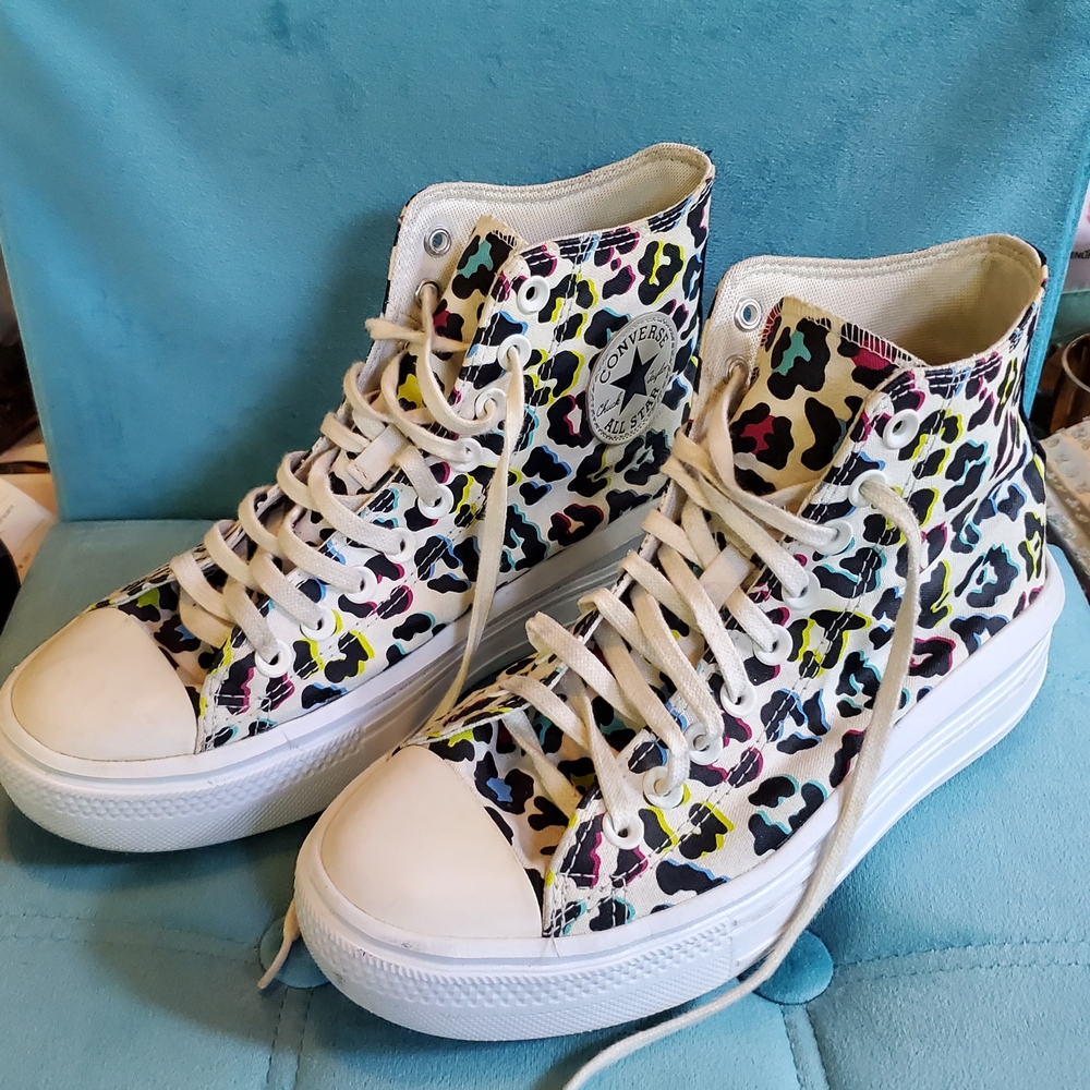 Colorful Patterned High-Top Sneakers - Picture 3 of 10